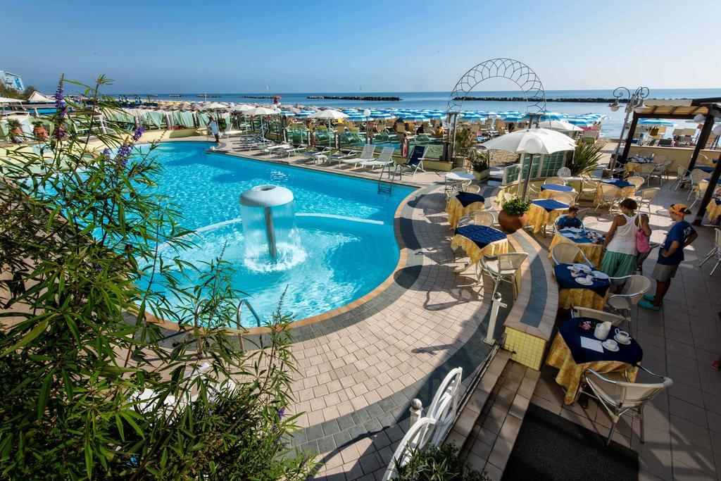 Strand Hotel Colorado Lido Di Savio Ngoại thất bức ảnh